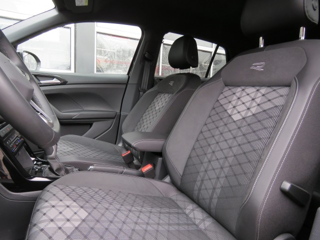 VOLKSWAGEN T-CROSS 1.5 TSI 150pk R-LINE DSG-aut. / Trekhaak / IQ Light / Camera / FABRIEKS garantie, Garage Groenouwe, Bathmen