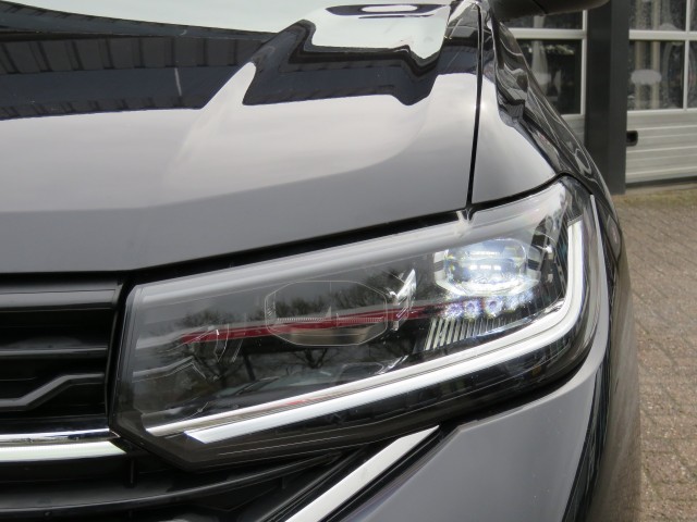 VOLKSWAGEN T-CROSS 1.5 TSI 150pk R-LINE DSG-aut. / Trekhaak / IQ Light / Camera / FABRIEKS garantie, Garage Groenouwe, Bathmen