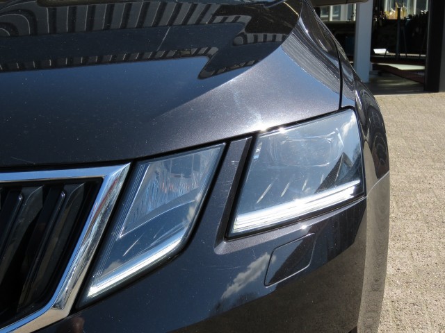 SKODA OCTAVIA 1.0 TSI 115pk DSG-aut. Style / Led / 18 Inch / Navi / Stoelverw. / BOVAG garantie, Garage Groenouwe, Bathmen