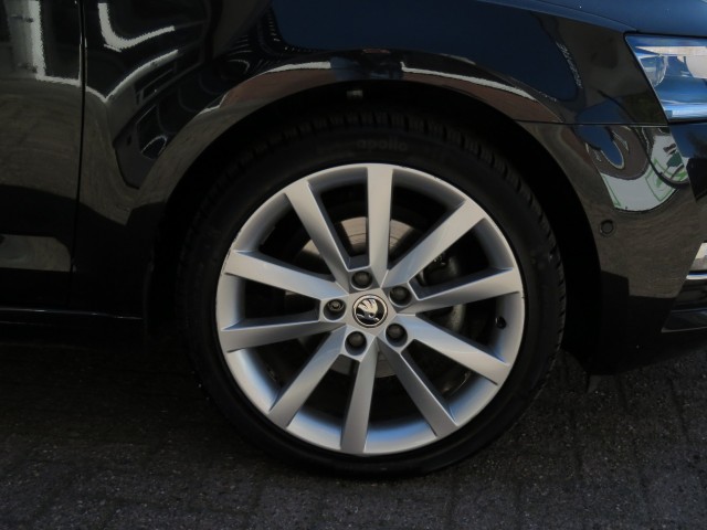 SKODA OCTAVIA 1.0 TSI 115pk DSG-aut. Style / Led / 18 Inch / Navi / Stoelverw. / BOVAG garantie, Garage Groenouwe, Bathmen