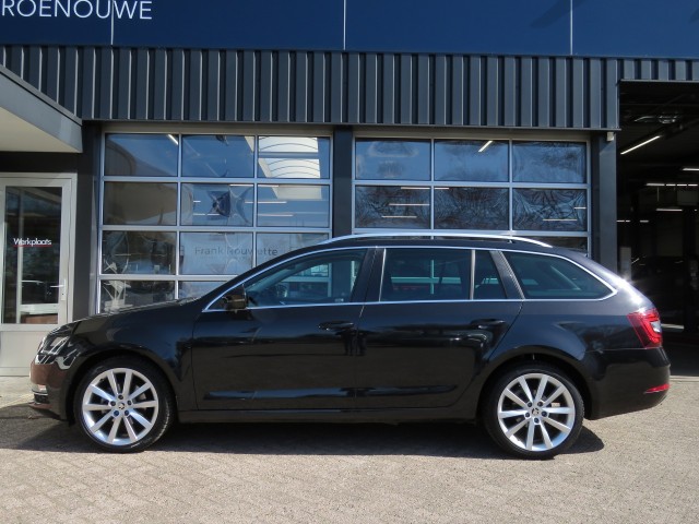 SKODA OCTAVIA 1.0 TSI 115pk DSG-aut. Style / Led / 18 Inch / Navi / Stoelverw. / BOVAG garantie, Garage Groenouwe, Bathmen