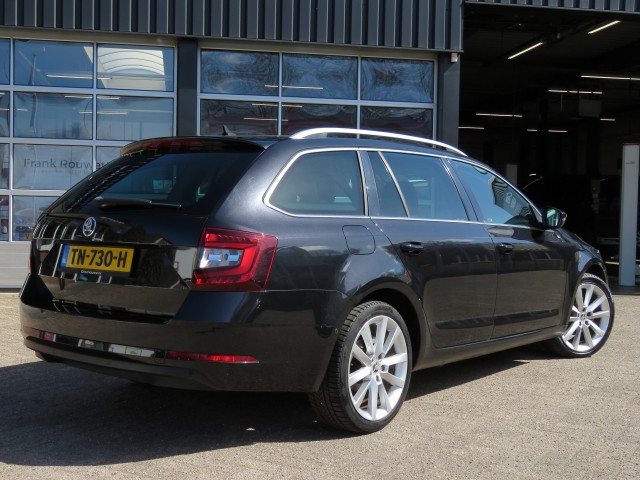 SKODA OCTAVIA 1.0 TSI 115pk DSG-aut. Style / Led / 18 Inch / Navi / Stoelverw. / BOVAG garantie, Garage Groenouwe, Bathmen