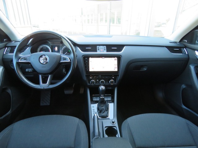 SKODA OCTAVIA 1.0 TSI 115pk DSG-aut. Style / Led / 18 Inch / Navi / Stoelverw. / BOVAG garantie, Garage Groenouwe, Bathmen