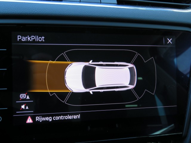 SKODA OCTAVIA 1.0 TSI 115pk DSG-aut. Style / Led / 18 Inch / Navi / Stoelverw. / BOVAG garantie, Garage Groenouwe, Bathmen