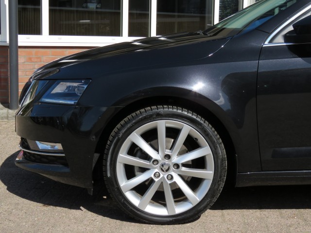 SKODA OCTAVIA 1.0 TSI 115pk DSG-aut. Style / Led / 18 Inch / Navi / Stoelverw. / BOVAG garantie, Garage Groenouwe, Bathmen