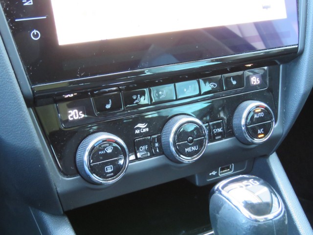 SKODA OCTAVIA 1.0 TSI 115pk DSG-aut. Style / Led / 18 Inch / Navi / Stoelverw. / BOVAG garantie, Garage Groenouwe, Bathmen