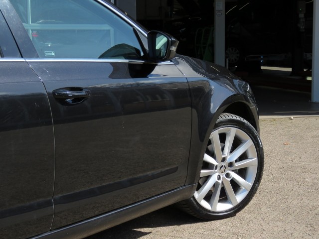 SKODA OCTAVIA 1.0 TSI 115pk DSG-aut. Style / Led / 18 Inch / Navi / Stoelverw. / BOVAG garantie, Garage Groenouwe, Bathmen