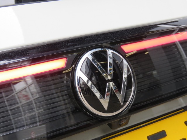 VOLKSWAGEN T-CROSS 1.5 TSI 150pk R-LINE DSG-aut. / Trekhaak / IQ Light / Camera / FABRIEKS garantie, Garage Groenouwe, Bathmen