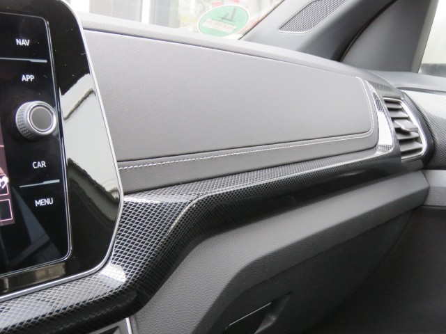 VOLKSWAGEN T-CROSS 1.5 TSI 150pk R-LINE DSG-aut. / Trekhaak / IQ Light / Camera / FABRIEKS garantie, Garage Groenouwe, Bathmen