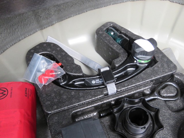 VOLKSWAGEN T-CROSS 1.5 TSI 150pk R-LINE DSG-aut. / Trekhaak / IQ Light / Camera / FABRIEKS garantie, Garage Groenouwe, Bathmen