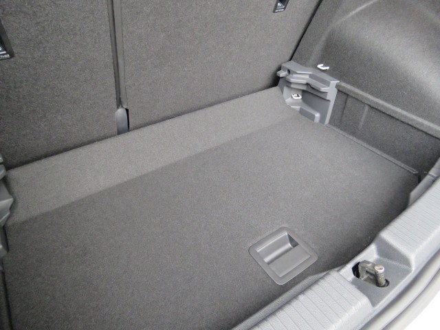 VOLKSWAGEN T-CROSS 1.5 TSI 150pk R-LINE DSG-aut. / Trekhaak / IQ Light / Camera / FABRIEKS garantie, Garage Groenouwe, Bathmen