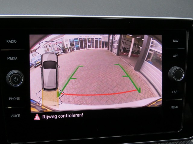 VOLKSWAGEN T-CROSS 1.5 TSI 150pk R-LINE DSG-aut. / Trekhaak / IQ Light / Camera / FABRIEKS garantie, Garage Groenouwe, Bathmen