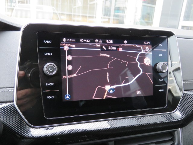 VOLKSWAGEN T-CROSS 1.5 TSI 150pk R-LINE DSG-aut. / Trekhaak / IQ Light / Camera / FABRIEKS garantie, Garage Groenouwe, Bathmen