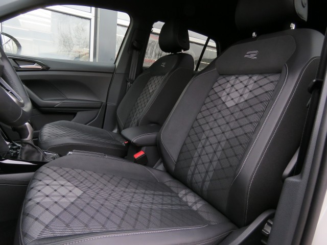 VOLKSWAGEN T-CROSS 1.5 TSI 150pk R-LINE DSG-aut. / Trekhaak / IQ Light / Camera / FABRIEKS garantie, Garage Groenouwe, Bathmen