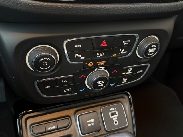 JEEP COMPASS 1.3T Limited AUTOMAAT NAVI CLIMA LEDER CAMERA PDC, Autobedrijf de Snipperling Deventer, Deventer