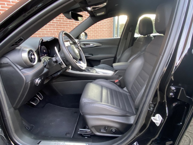 ALFA ROMEO TONALE 1.3T PHEV Veloce NAVI ADAPT-CRUISE STOELVW+VENTI CAMERA, Autobedrijf de Snipperling Deventer, Deventer