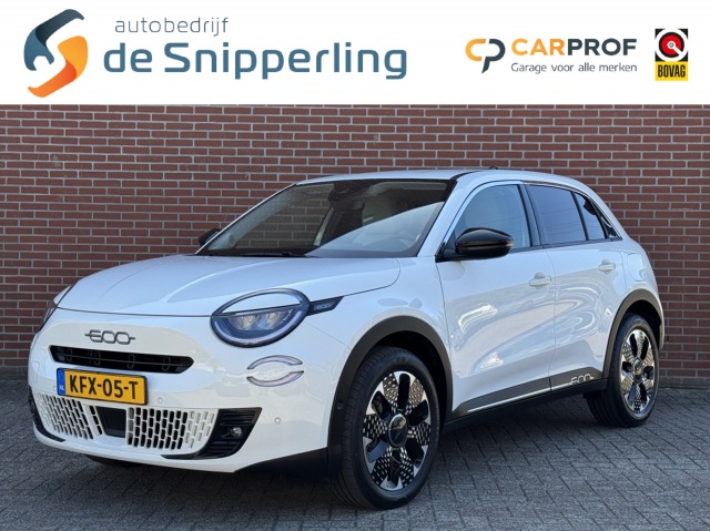 Fiat 600 - 1.2 Hybrid La Prima NAV ADAP-CRUISE CAMERA STOELVW CARPLAY LMV