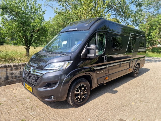 ADRIA Camper  Twin 640 SGX SUPREME , Autobedrijf De Oversteek, Bemmel