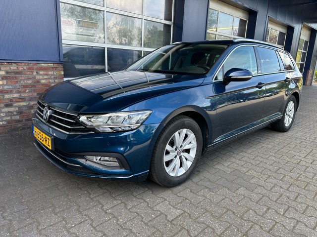 Volkswagen Passat - 1.5 TSI COMFORT BNS. PANO.  ALL.IN.