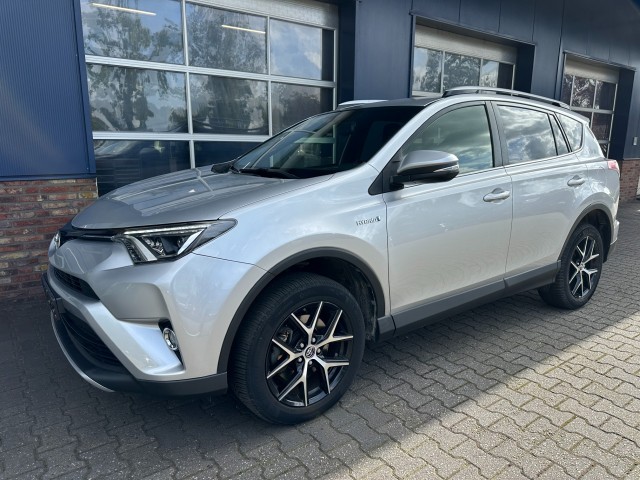 Toyota Rav4 - 2.5 HYBRID AWD STYLE.  trekgewicht 1650kg. ALL.IN.