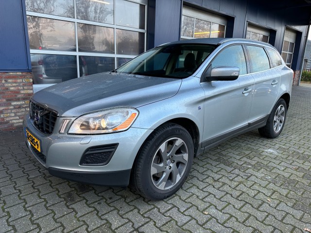 Volvo Xc60 - 2.4 D5 AWD OC. RACE TREKHAAK.  CAMERA. ALL.IN.