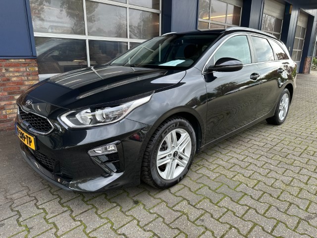 Kia Ceed - 1.0 T-GDI DYN.PLUSL. CAMERA. STUUR EN STOEL VERWARMING. ALL IN prijs.
