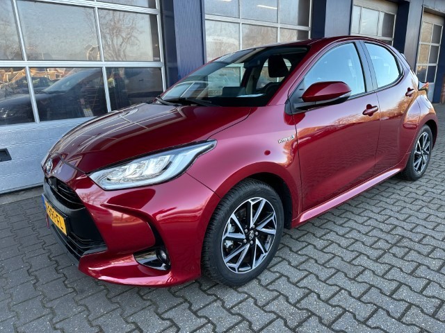 Toyota Yaris - 1.5 HYB. DYNAMIC, Carplay, Camera, ALL IN prijs!
