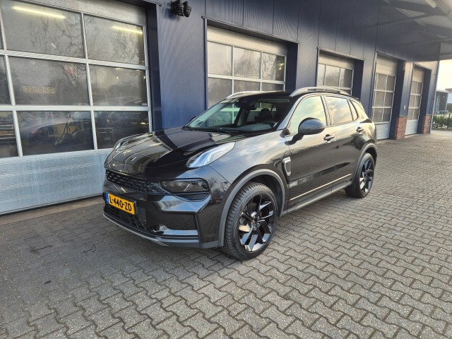 Lynk en co 01 - 1.5 PHEV, BLACK, ACC, PANO, NL auto, ALL IN prijs!