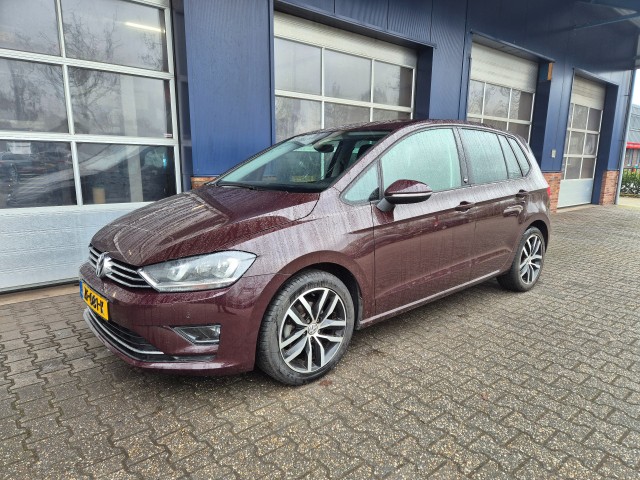 Volkswagen Golf sportsvan - 1.2 TSI Highline Business, Trekhaak, Stoelverwarming, Carplay, Navi, ALL IN prijs!