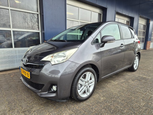 Toyota Verso-s - 1.3 VVT-I DYNAMIC, Trekhaak, Keyless, Pano, Camera, ALL IN prijs!