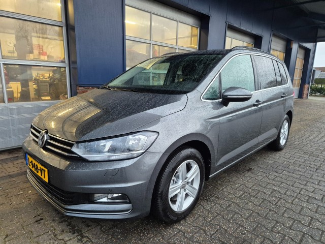 Volkswagen Touran - 1.5 TSI Comfortline business  7persoons, Automaat, Carplay, Trekhaak, Stoelverwarming, ALL IN PRIJS!