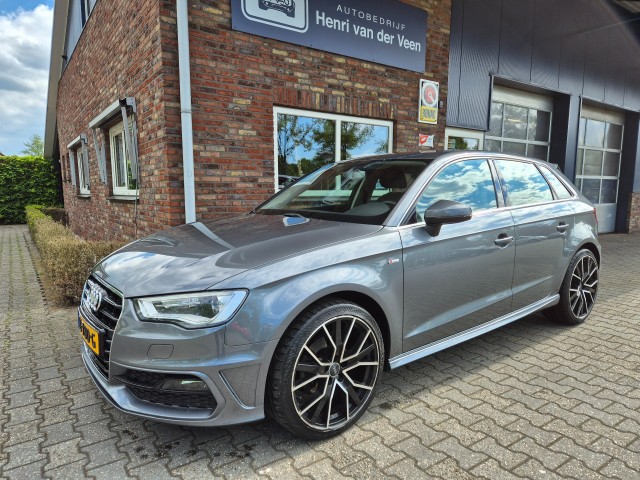 Audi A3 - 1.2 TFSI ADRENALIN, S-line, 150 pk, ALL in prijs!