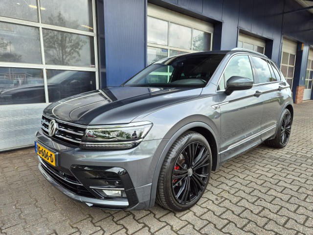 Volkswagen Tiguan - 1.4 TSI 4motion Highline Business R, Automaat, Pano, VCC, ACC, Trekhaak, ALL IN Prijs!