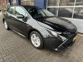 TOYOTA COROLLA 1.8 HYBRID ACTIVE   ALL.IN., Autobedrijf Henri Van Der Veen, Nieuwleusen