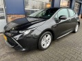 TOYOTA COROLLA 1.8 HYBRID ACTIVE   ALL.IN., Autobedrijf Henri Van Der Veen, Nieuwleusen