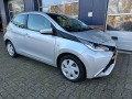 TOYOTA AYGO 1.0 VVT-I X-PLAY CAMERA.  ALL.IN., Autobedrijf Henri Van Der Veen, Nieuwleusen