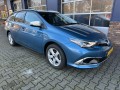 TOYOTA AURIS 1.8 HYBRID LEASE EXCUSIVE. TREKHAAK. CAMERA. ALL.IN., Autobedrijf Henri Van Der Veen, Nieuwleusen