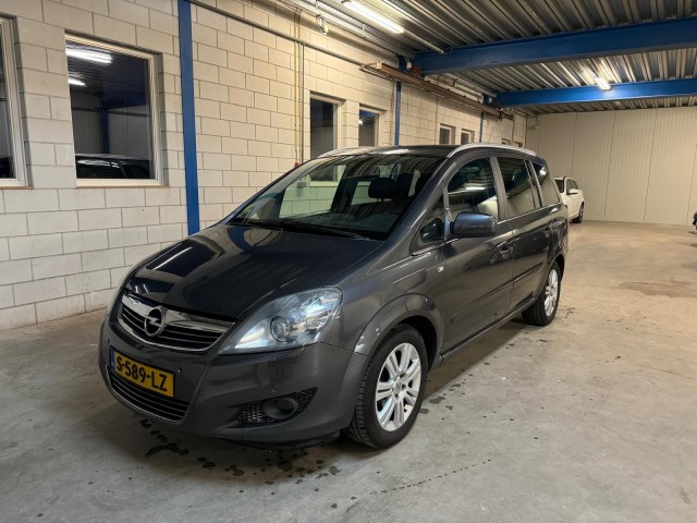 OPEL ZAFIRA 1.8 7 persoons xenon clima PDC trekhaak, Elbers Auto's, Overloon