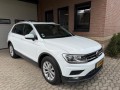 VOLKSWAGEN TIGUAN 1.5 TSI 150 pk pano elektr. trekh massage Carplay, Elbers Auto's, Overloon
