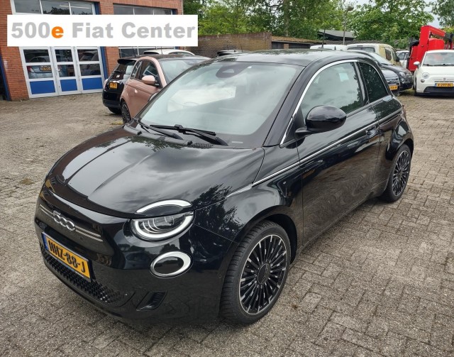FIAT 500 E-3+1-PanoDak-42KW-met 2000 korting , 500e Fiat Center , Kortenhoef