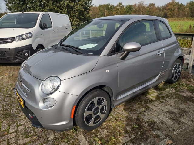 FIAT 500 E-Classic -Sunroof- tot 1500 eur Korting , 500e Fiat Center , Kortenhoef