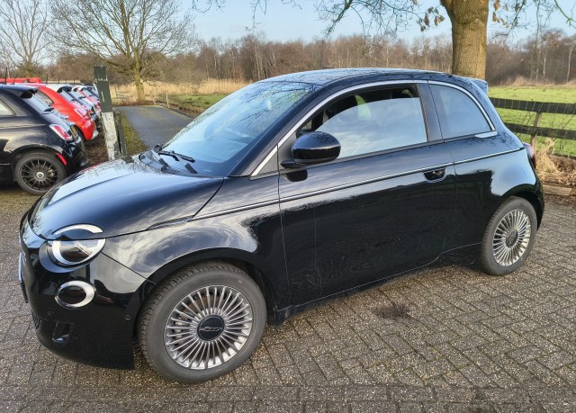FIAT 500 E- 42KW-2023 - 42KW Snelladen- 500e Fiat Center , Kortenhoef