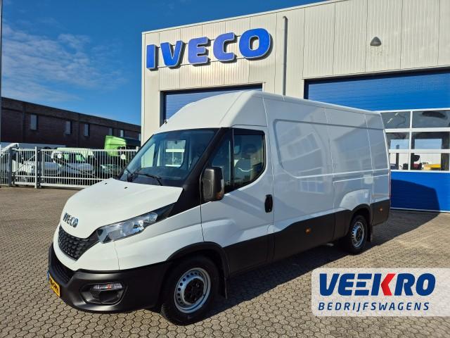 IVECO DAILY 3500 KG, 160 PK, Automaat, 3500 kg trekgewicht, Veekro Bedrijfswagens, Zwaagdijk