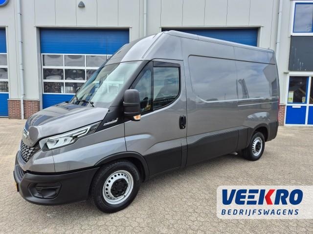 IVECO DAILY 3500Kg, 160PK automaat. 3500 KG trekgewicht, BPM VRIJ!!!!, Veekro Bedrijfswagens, Zwaagdijk