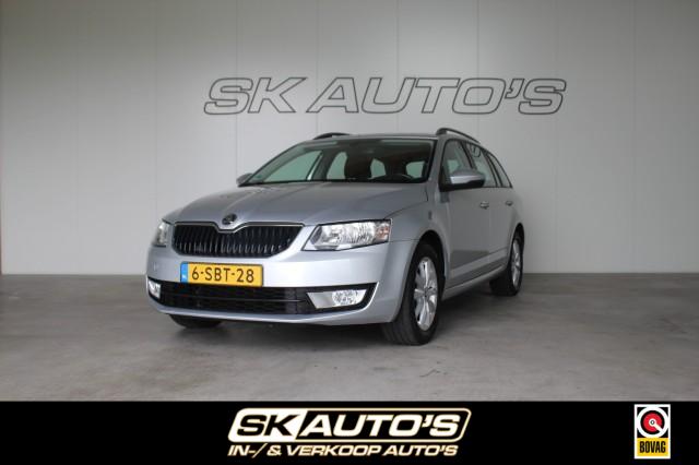 SKODA OCTAVIA 1.2 TSI GRT AMB BNS CRUISE PDC PANO USB NAVI TREKHAAK ALL-IN, SK Autos, Emmen