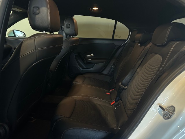 MERCEDES-BENZ A-KLASSE 160 - NAP l CLIMA l CRUISE l CAMERA l CARPLAY l 17INCH l , SK Autos, Emmen