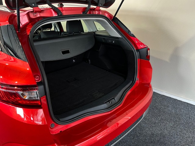 RENAULT MEGANE 1.3 TCE GT-LINE CLIMA l CAMERA l PDC l LMV l STOELVERW l, SK Autos, Emmen