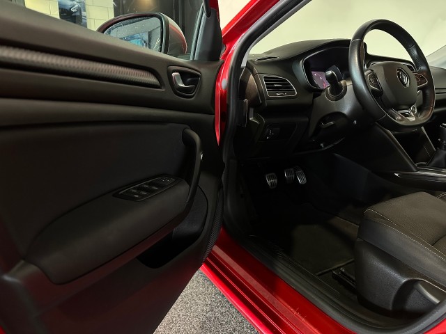 RENAULT MEGANE 1.3 TCE GT-LINE CLIMA l CAMERA l PDC l LMV l STOELVERW l, SK Autos, Emmen