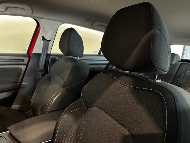 RENAULT MEGANE 1.3 TCE GT-LINE CLIMA l CAMERA l PDC l LMV l STOELVERW l, SK Autos, Emmen