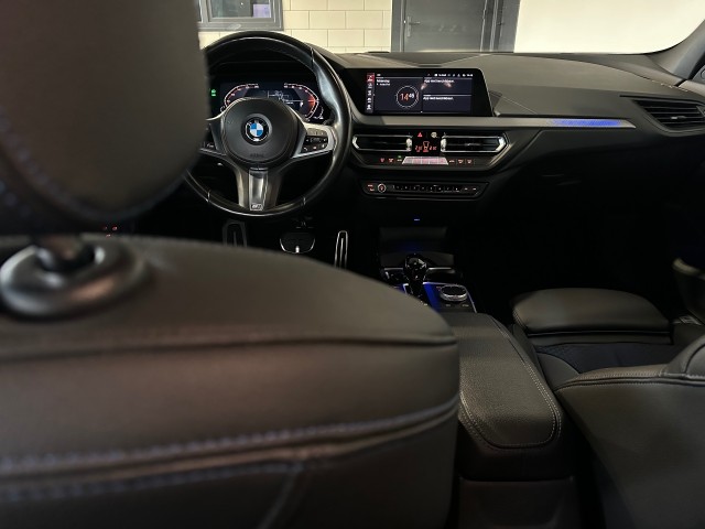 BMW 1-SERIE 118I BNS EDITION M-PAKKET l LED l CAMERA l 17INCH l PDC l , SK Autos, Emmen
